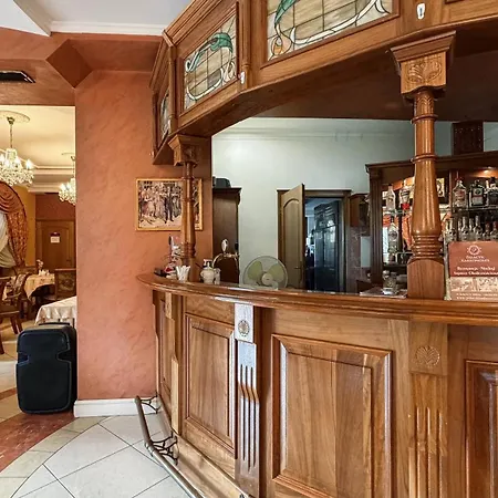 Palacyk Karkonosze Kolo Karpacza Bed and Breakfast 4*